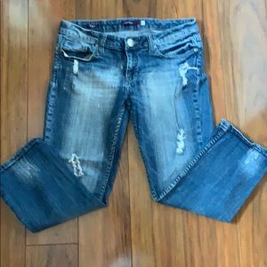Vigoss Capris Faded and Ripped Size 9